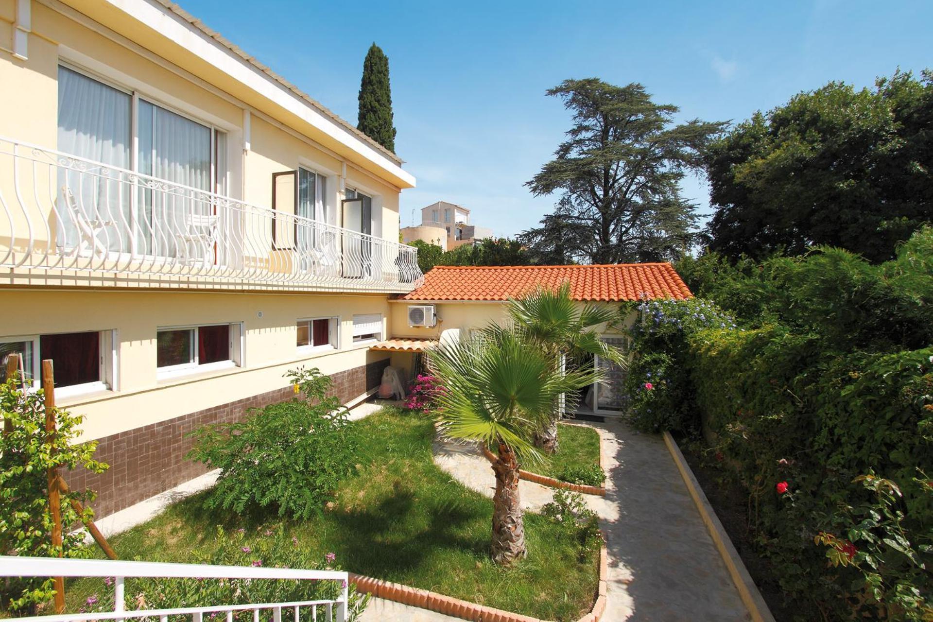 Hotel La Croix De Malte 라시오타 외부 사진
